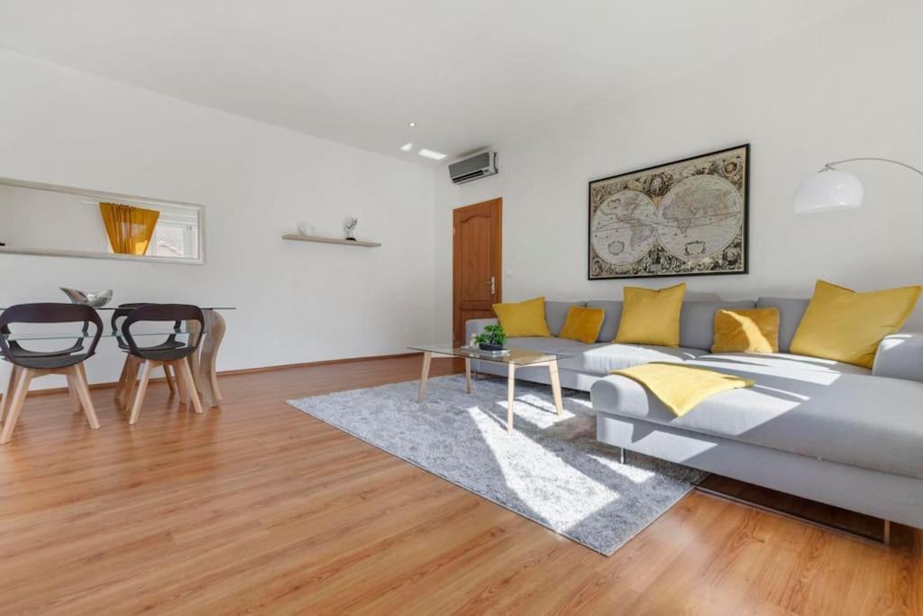 Exclusive Apartment In Centre Bratislava Exterior foto