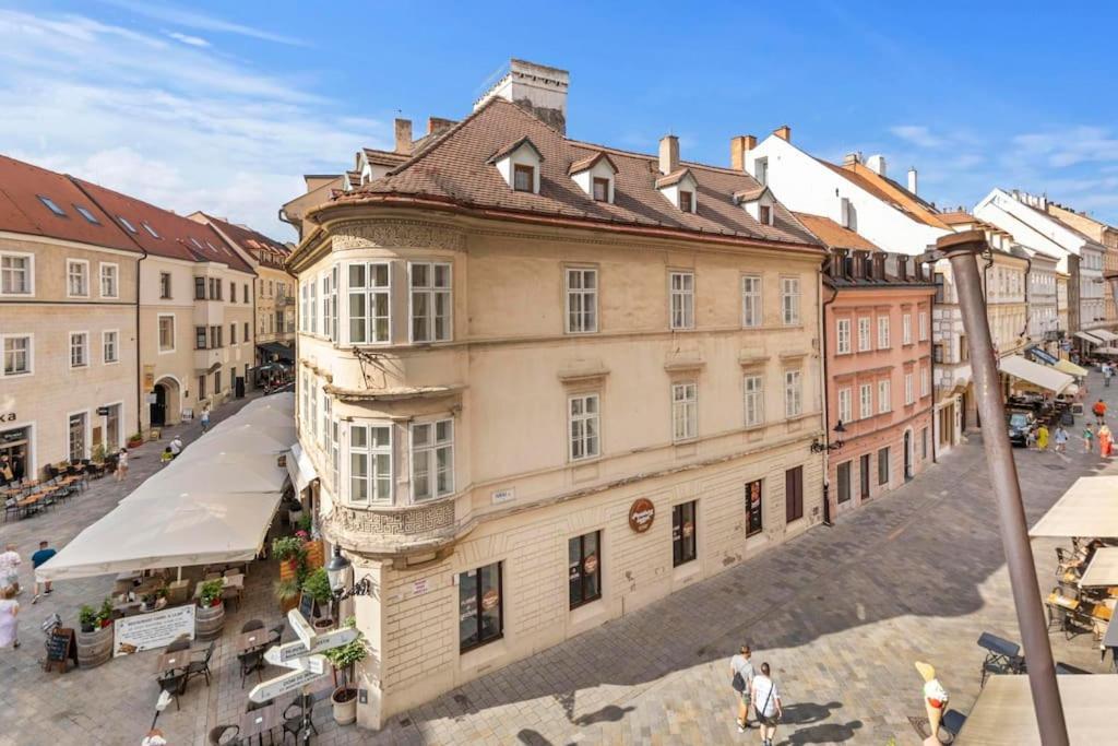 Exclusive Apartment In Centre Bratislava Exterior foto